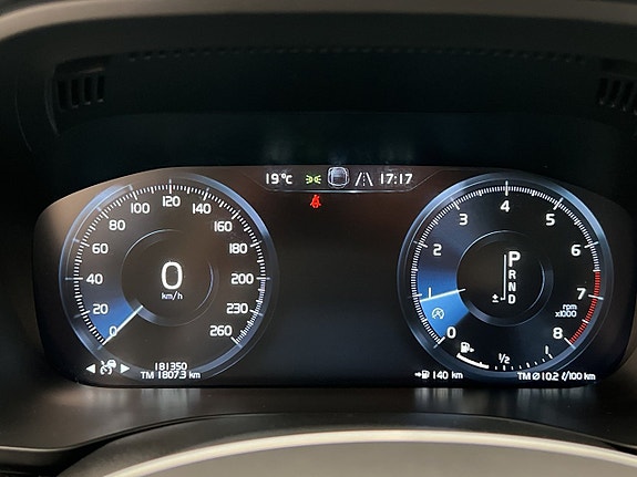 Volvo XC60 15 of 30