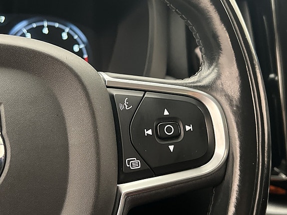 Volvo XC60 16 of 30