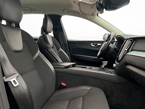Volvo XC60 27 of 30