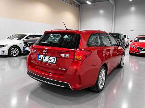Toyota Auris 8 of 23