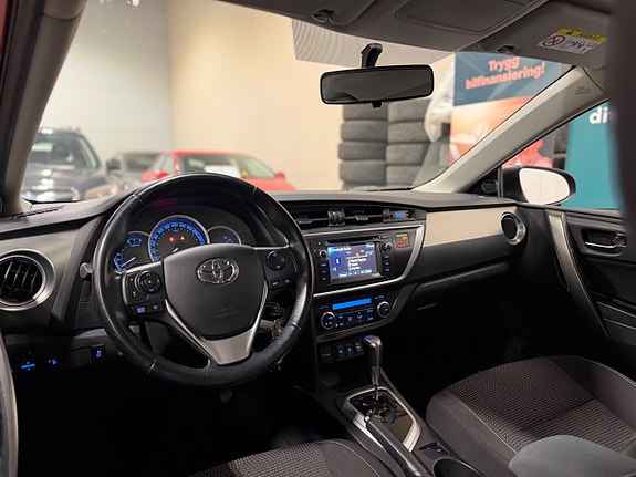 Toyota Auris 14 of 23