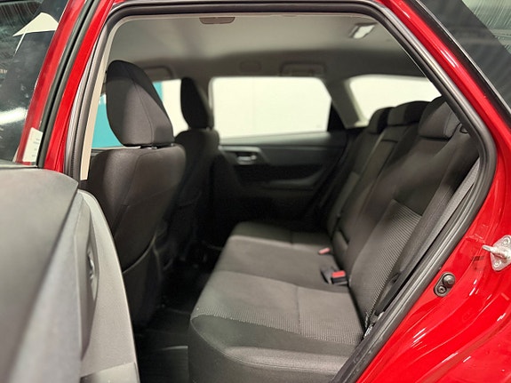 Toyota Auris 10 of 23
