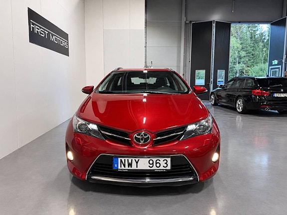 Toyota Auris 4 of 23
