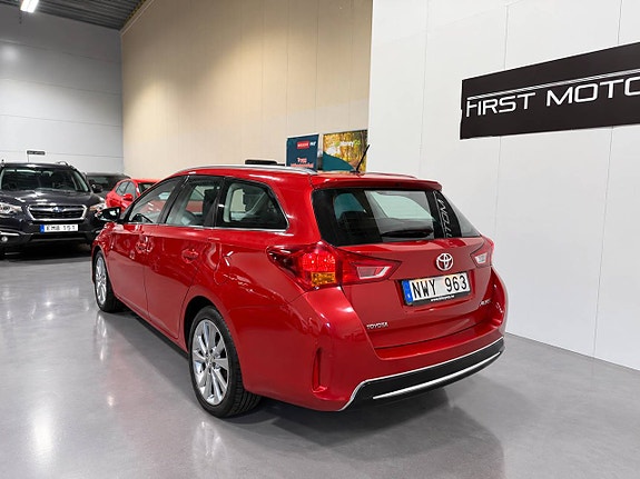 Toyota Auris 6 of 23
