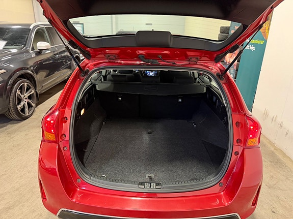 Toyota Auris 9 of 23