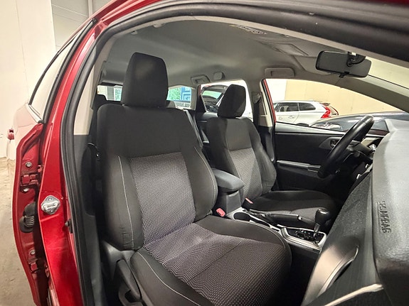 Toyota Auris 17 of 23