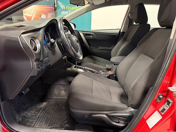 Toyota Auris 15 of 23