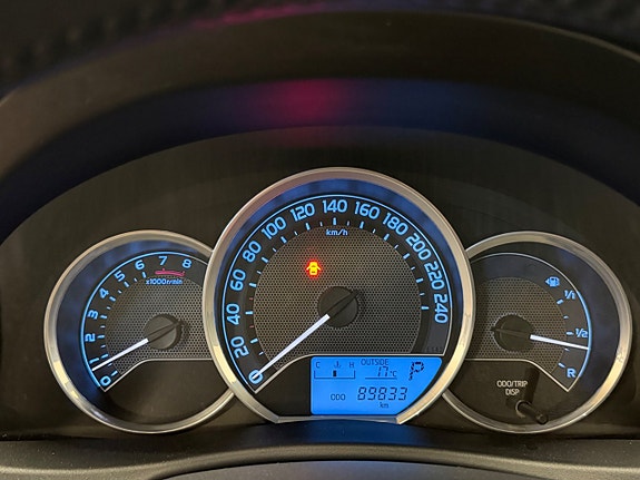 Toyota Auris 19 of 23