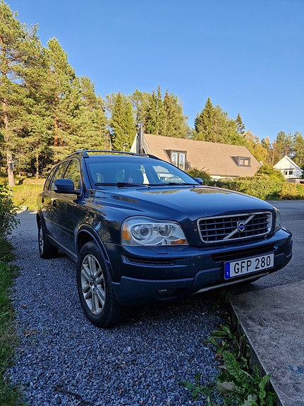 Volvo XC90 2 of 2