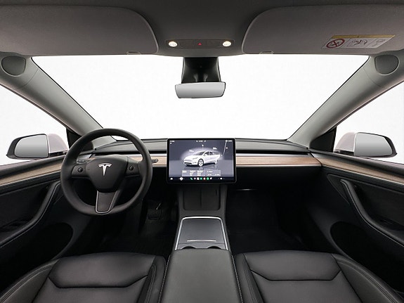 Tesla Model Y 23 of 30