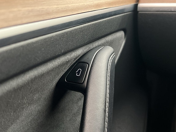 Tesla Model 3 30 of 30