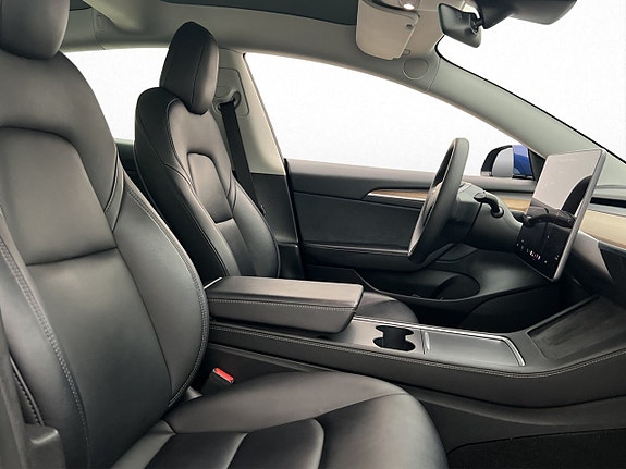 Tesla Model 3 16 of 30