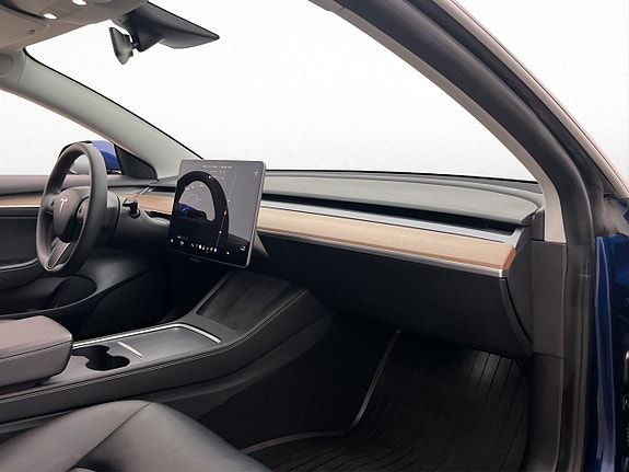Tesla Model 3 17 of 30