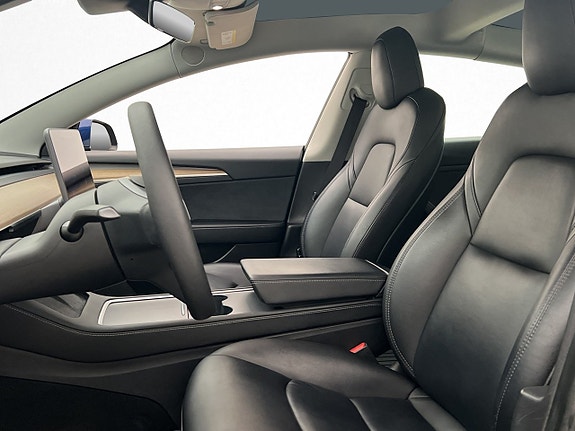 Tesla Model 3 13 of 30