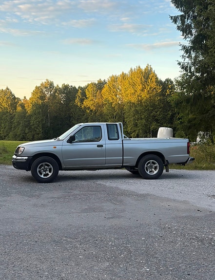 Nissan Navara 2 of 7