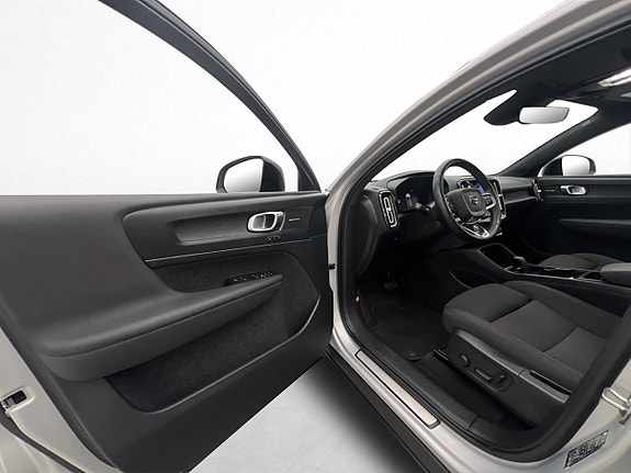 Volvo C40 12 of 30