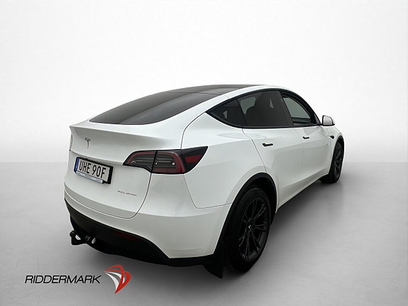 Tesla Model Y 9 of 30