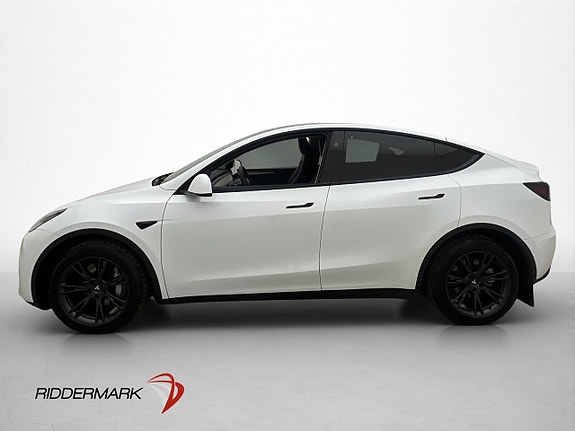 Tesla Model Y 5 of 30