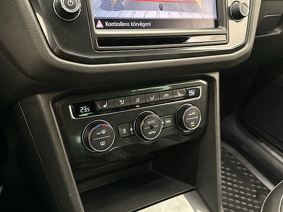 Volkswagen Tiguan 18 of 30