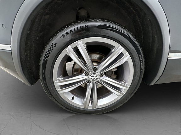 Volkswagen Tiguan 30 of 30