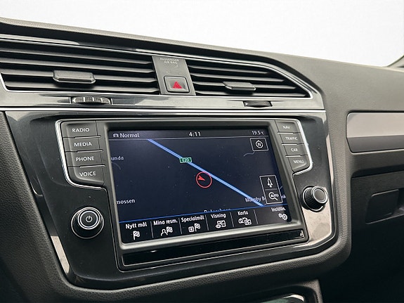 Volkswagen Tiguan 16 of 30