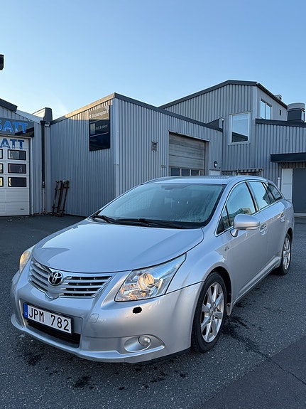 Toyota Avensis 13 of 18