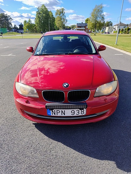 BMW 116i 3 of 5