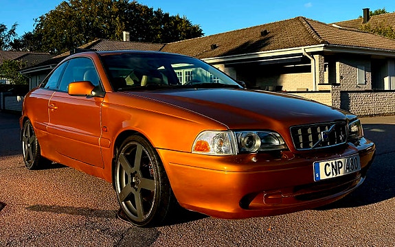 Volvo C70 2 of 7