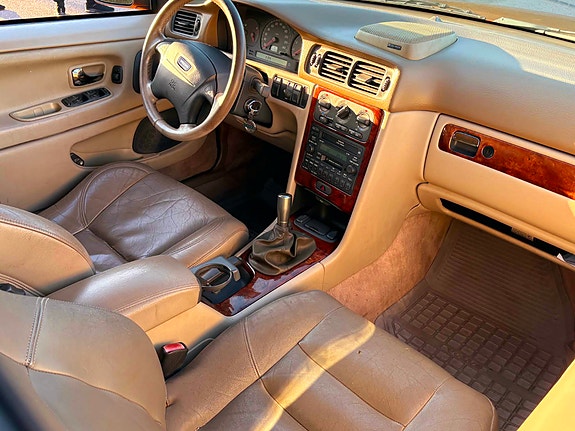 Volvo C70 6 of 7
