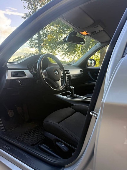 BMW 318d 8 of 9