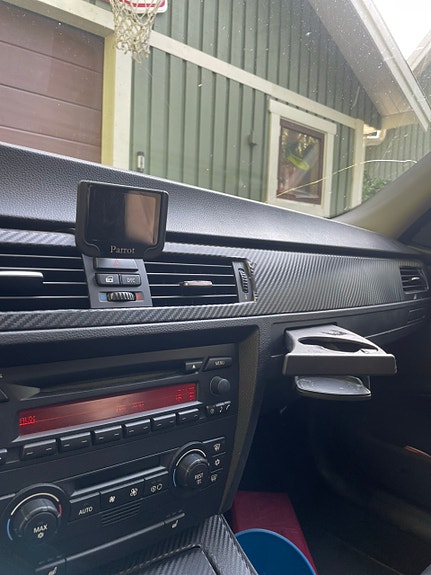BMW 325i 3 of 7