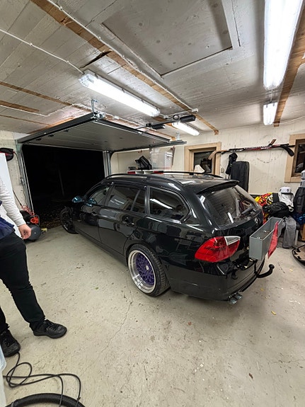 BMW 325i 6 of 7