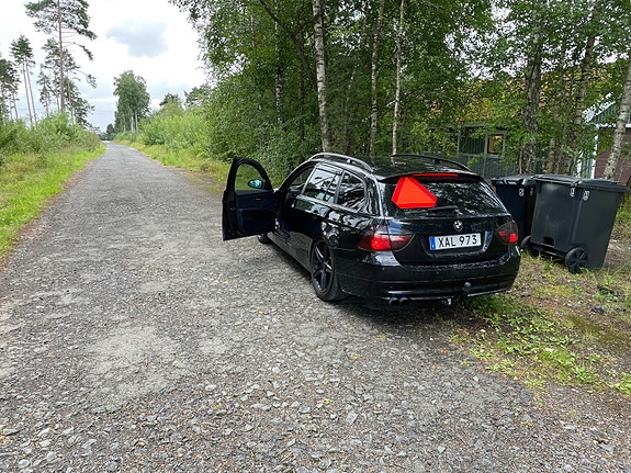 BMW 325i 7 of 7
