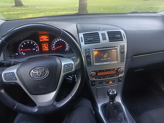 Toyota Avensis 5 of 6