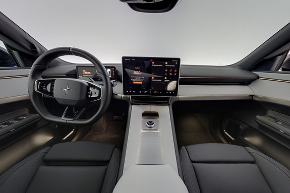 Polestar 4 7 of 30