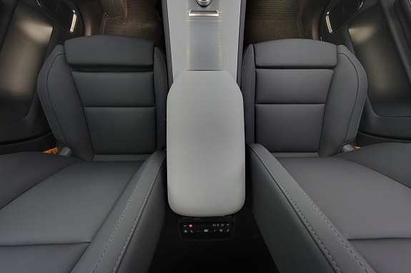 Polestar 4 9 of 30
