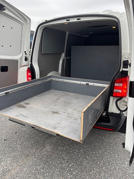 Volkswagen Transporter 9 of 16