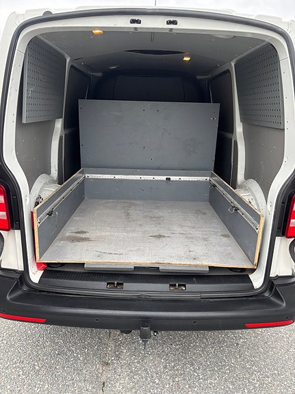 Volkswagen Transporter 10 of 16