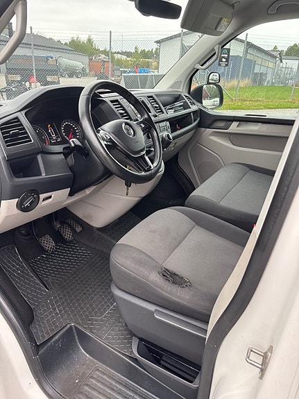 Volkswagen Transporter 5 of 16