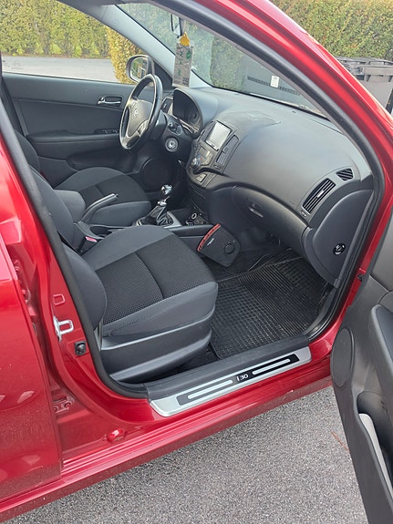 Hyundai i30 2 of 7