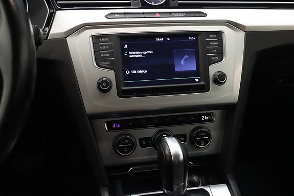 Volkswagen Passat 18 of 19