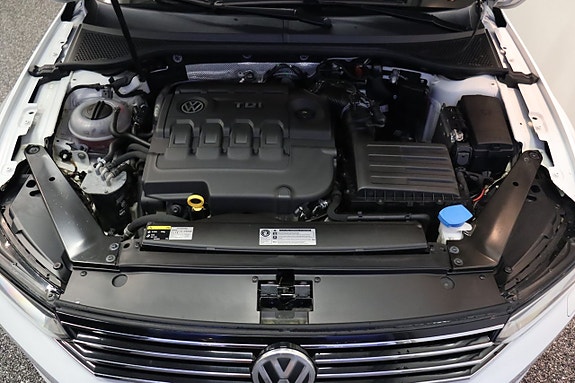 Volkswagen Passat 6 of 19