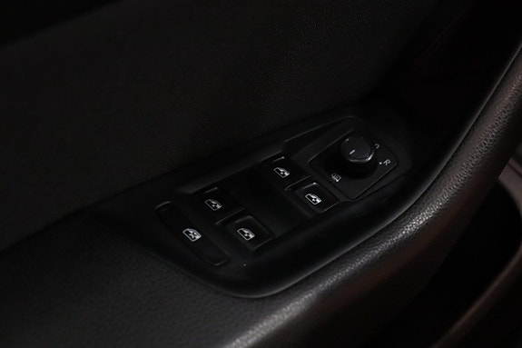 Volkswagen Passat 14 of 19
