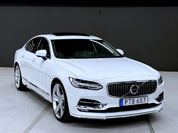 Volvo S90 28 of 30