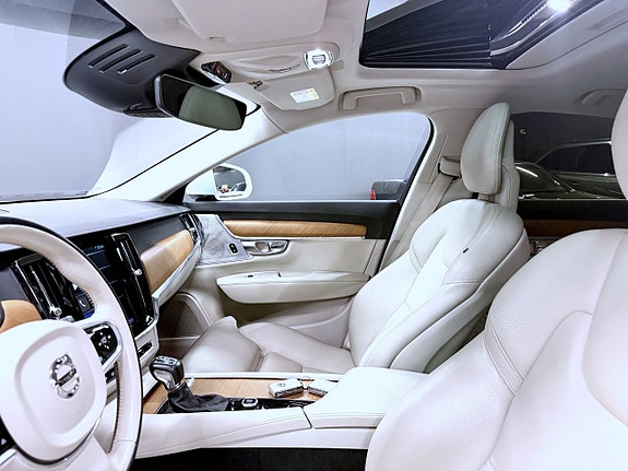 Volvo S90 18 of 30