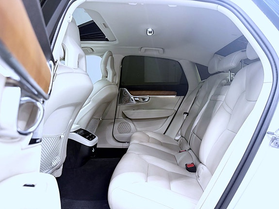 Volvo S90 12 of 30