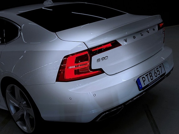 Volvo S90 24 of 30