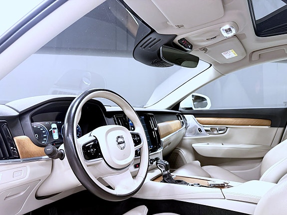 Volvo S90 29 of 30