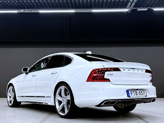 Volvo S90 15 of 30