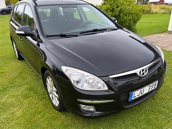 Hyundai i30 2 of 10